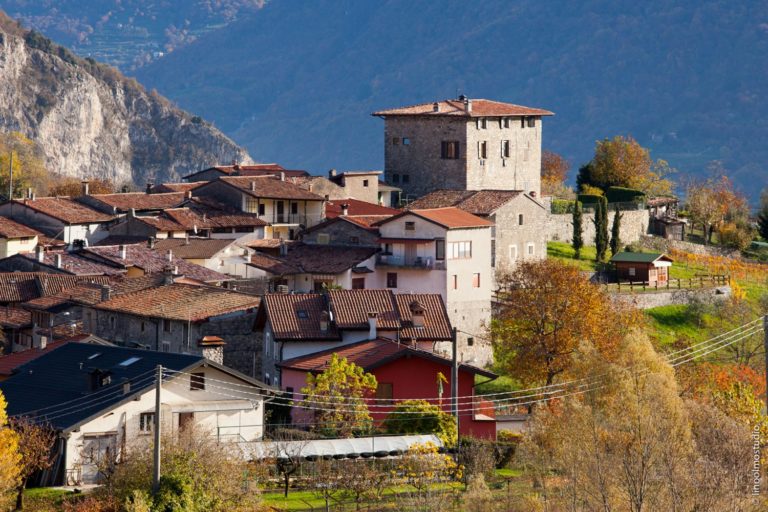 borgo medievale solto collina