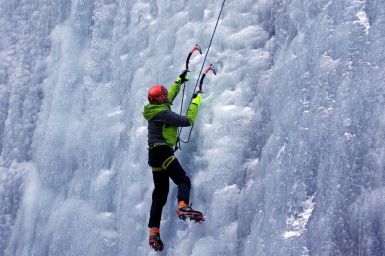 arrampicata su ghiaccio in val seriana