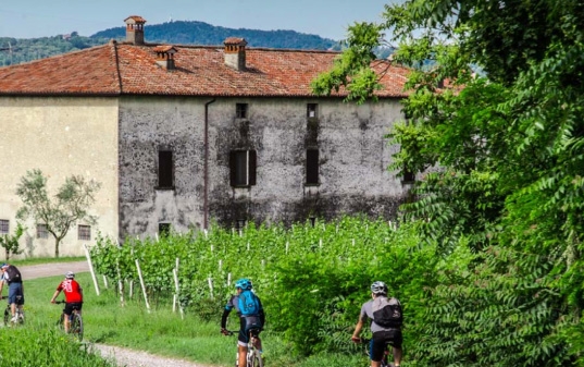 Giro del lago in ebike