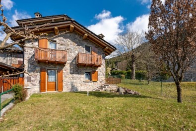 Chalet in pietra a Gromo (Bg) Cod. 37504